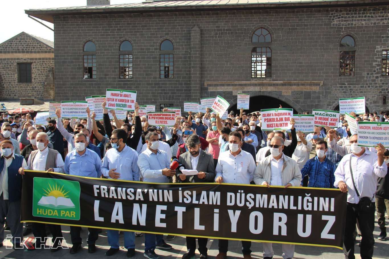 شعب تركيا يدين تصريحات ماكرون والممارسات المعادية للإسلام والمسلمين في الدول الأوروبية